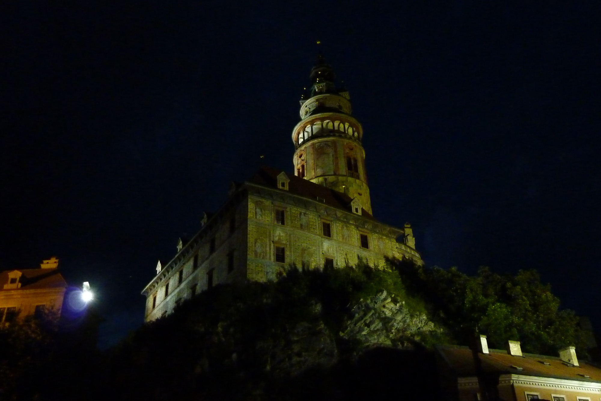 c-krumlov-castle-tower-at-night.jpg