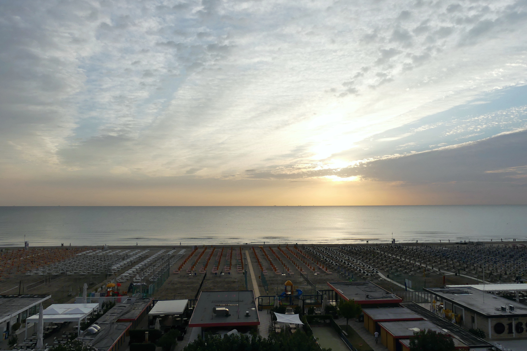 cervia-beach-sea-sky-075.jpg
