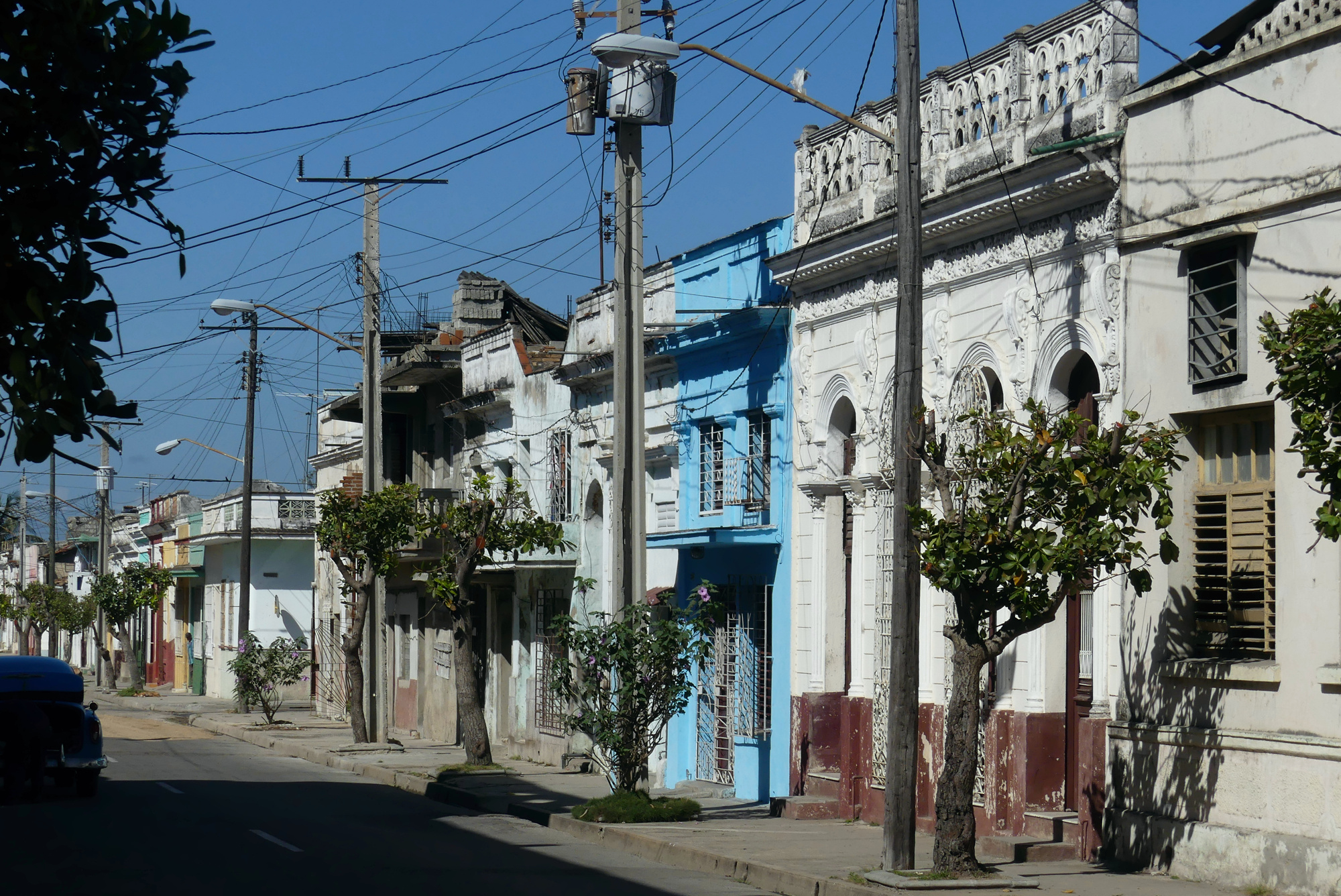 cienfuegos-street-1.jpg