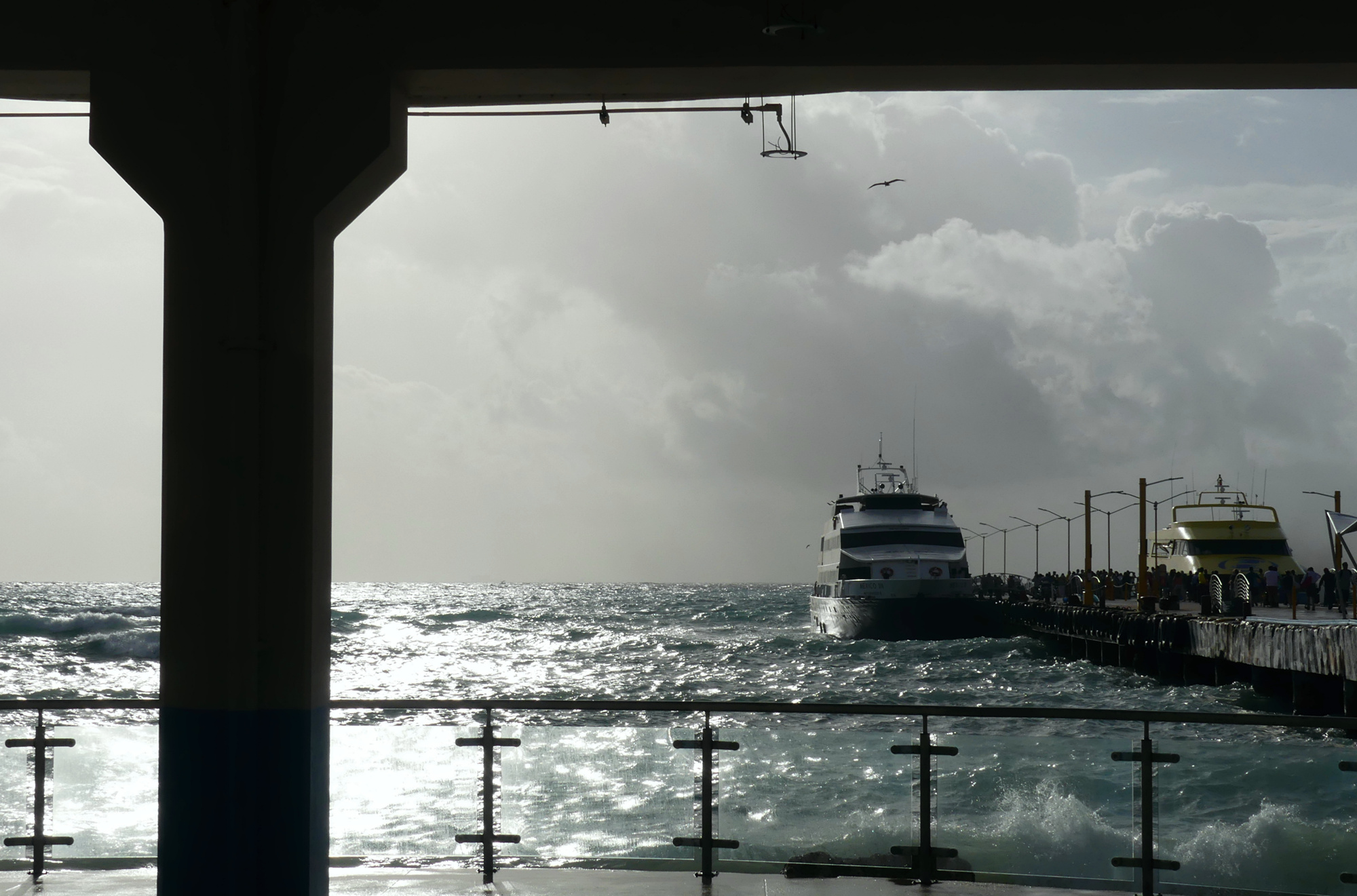 ferry-at-playa-del-carmen.jpg