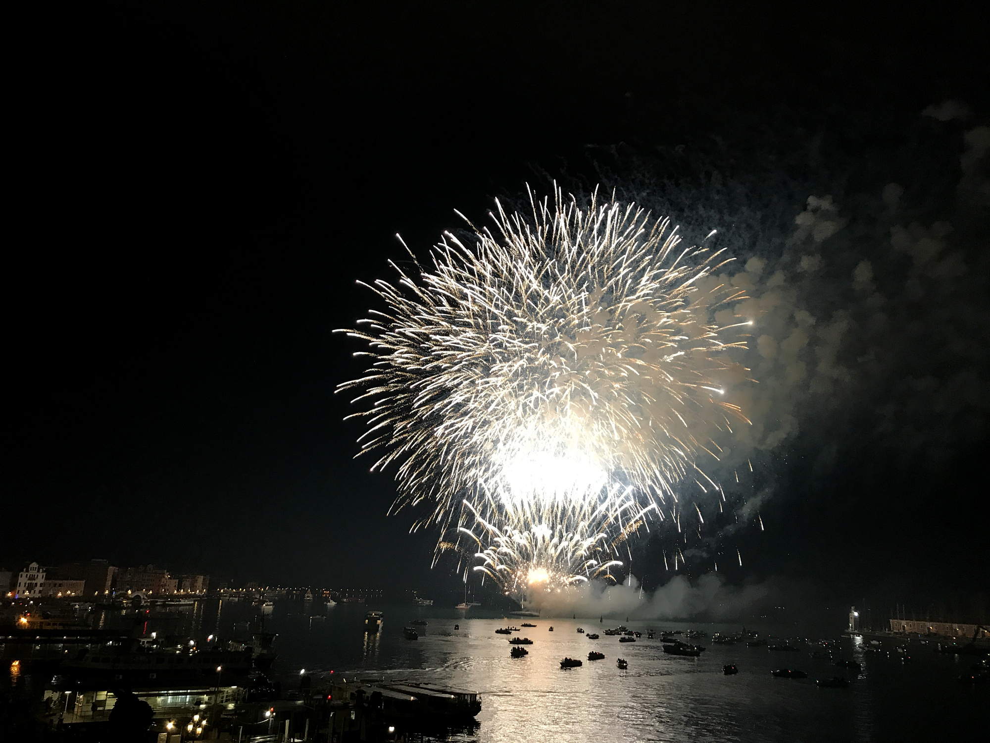venice-fireworks-096.jpg